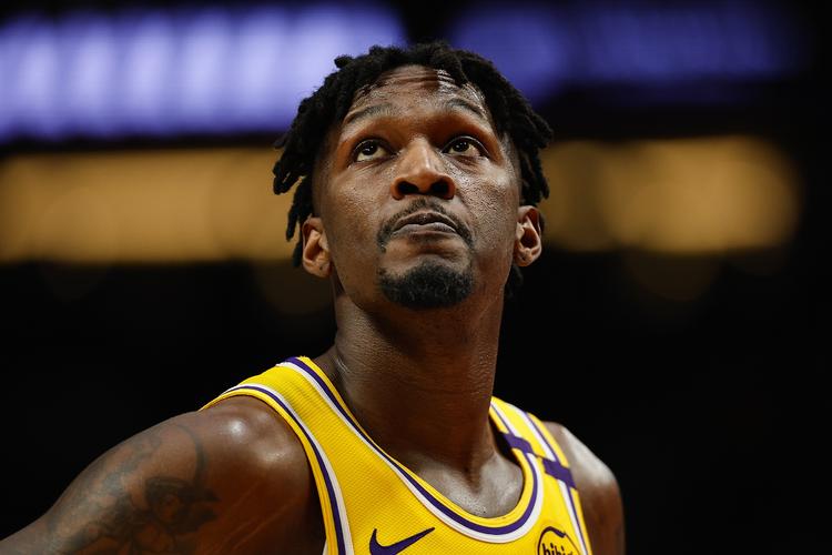 没进行场地检查，一场苏格兰冠军联赛在开赛前15分钟宣布推迟（因未做场地检查，苏格兰冠军联赛比赛赛前15分钟临时延期）