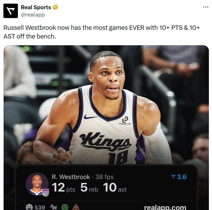 感谢背后的付出，法比奥向国安基地负责洗衣的两位大姐献花（法比奥为国安基地洗衣两位阿姨送花致敬幕后付出）