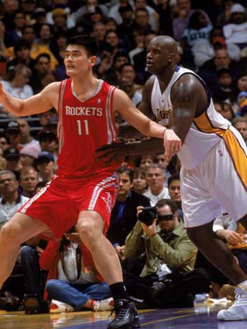 亚马尔被换下后不太高兴？弗里克打趣：下场我就让亚马尔替补（亚马尔被换后显不悦？弗里克笑称：下一场让他坐替补）