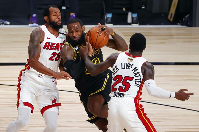 某球员可能回国发展，传闻不断（某球员或将回国发展，传闻持续发酵）