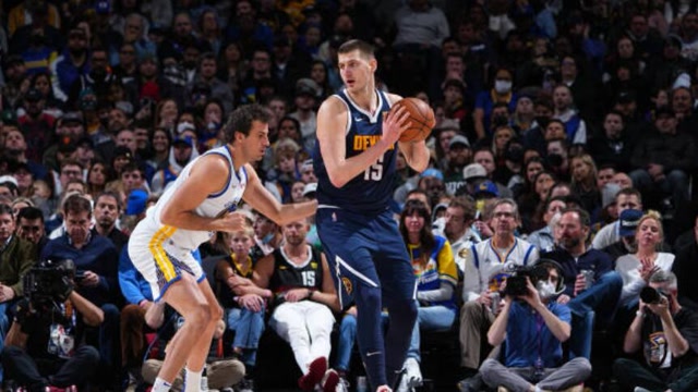 迪乌夫：齐沃经常和我交流帮我提高，高兴自己的机会越来越多（迪乌夫：齐沃常与我交流助我提升，很高兴自己的机会越来越多）