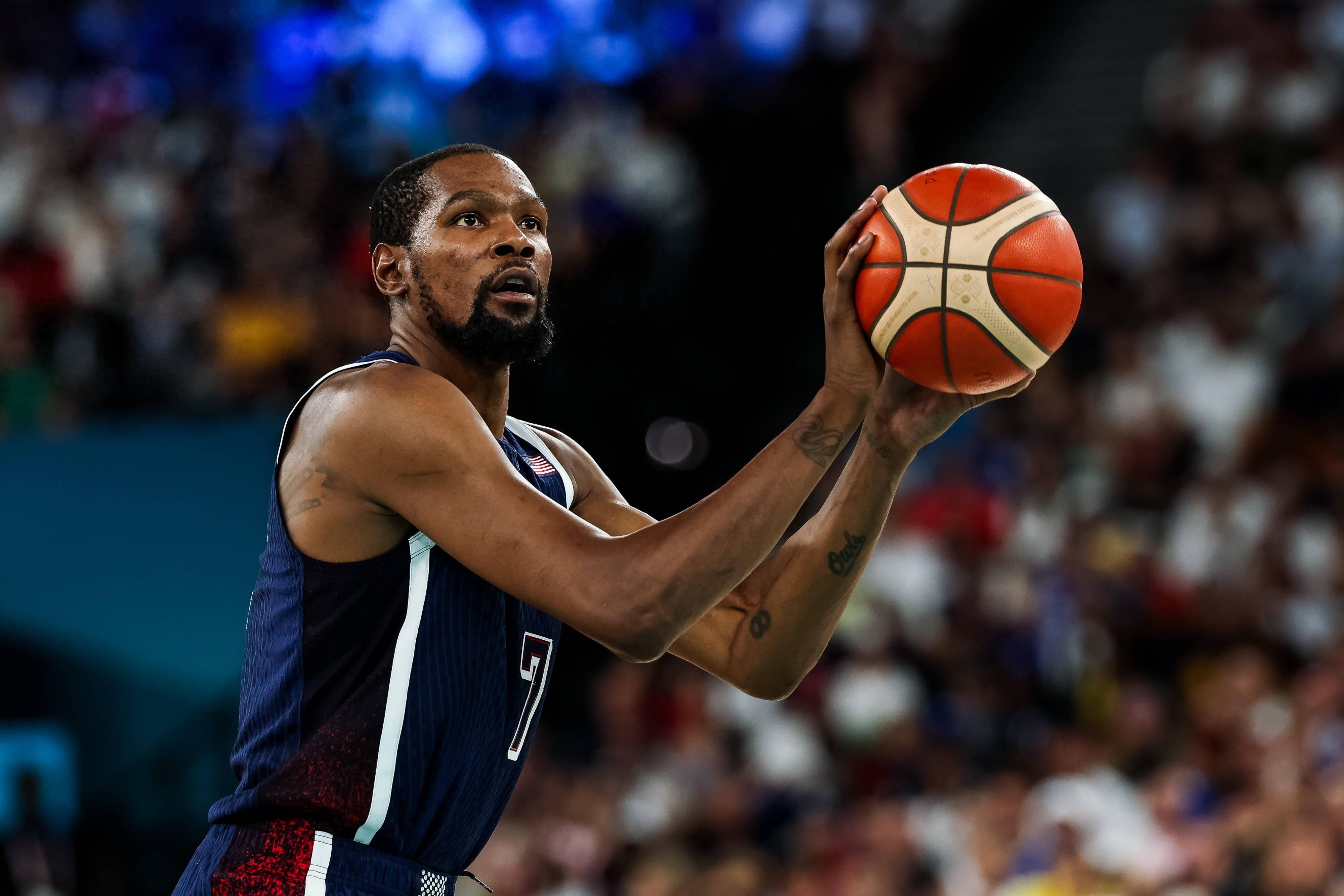 凯恩加盟拜仁后欧冠30场24球，同期仅有姆巴佩进球数与他持平（凯恩拜仁时期欧冠30战24球，同期仅姆巴佩能持平）